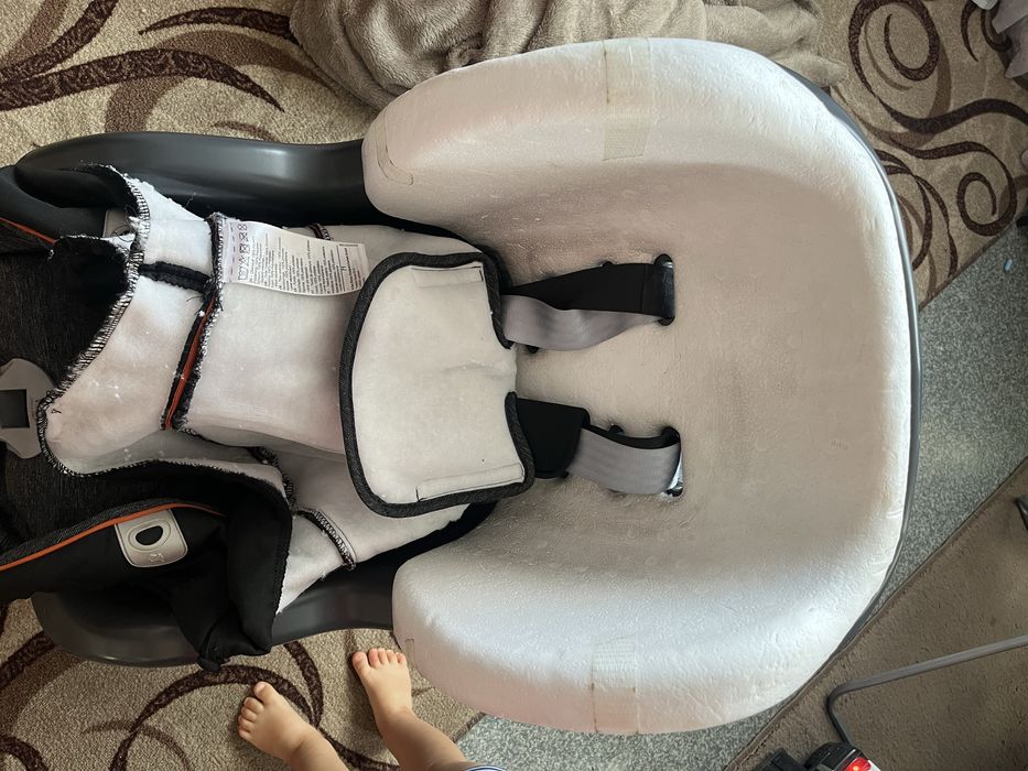 Дитяче автокрісло Britax Romer First Class Plus Група 0+/1 (0-18кг)