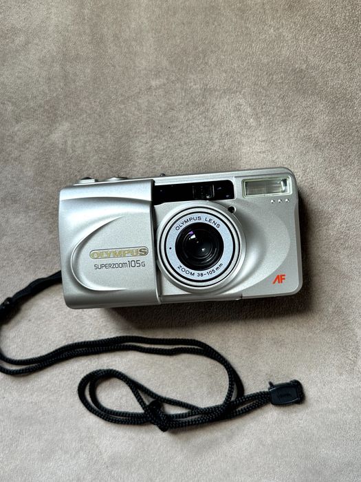 Продам плівковий фотоапарат Olympus Superzoom 105G
