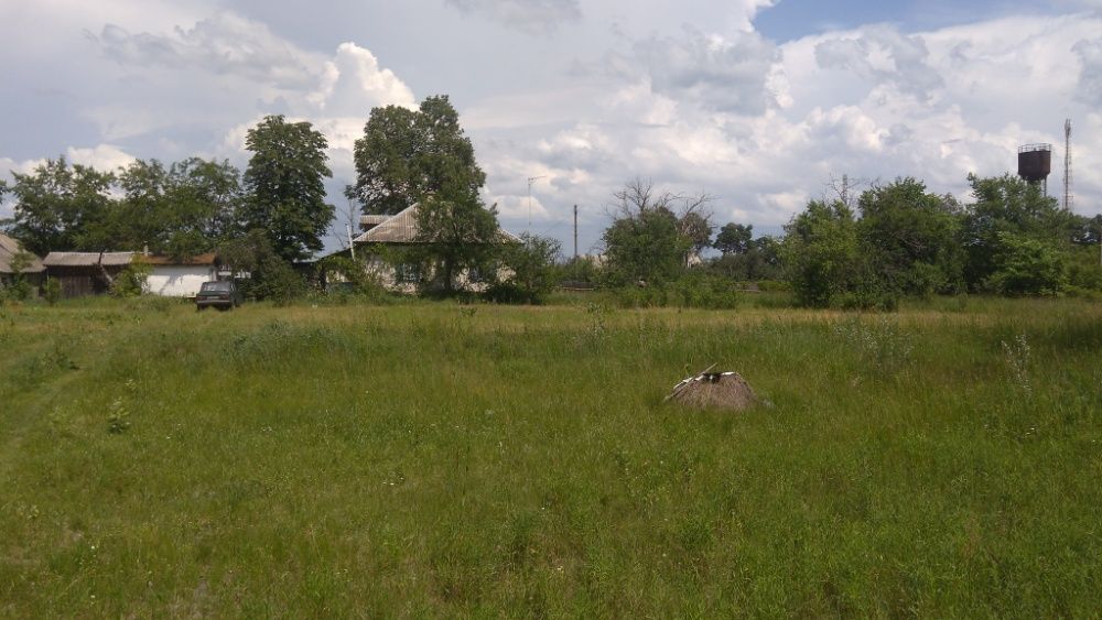 Продам дом в Жукине в центре села