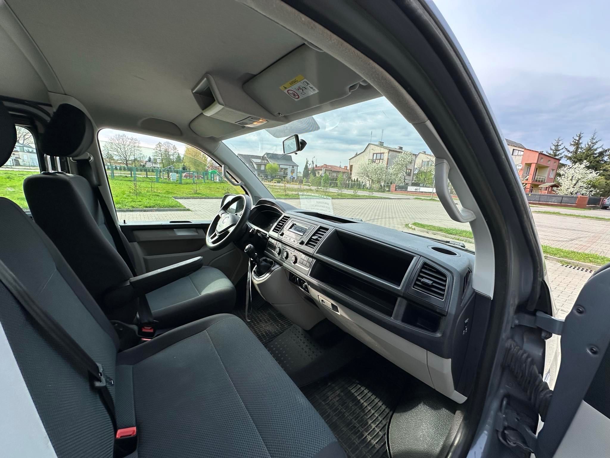 Sprzedam VOLKSWAGEN TRANSPORTER T6, 2019 r. 9-osobowy