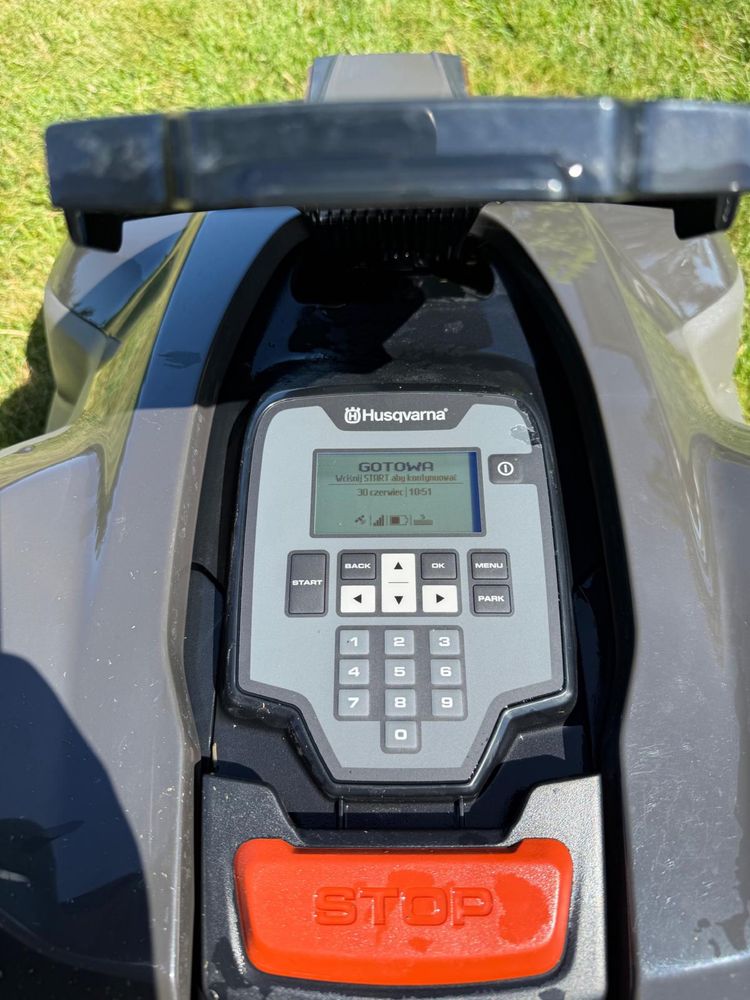 Roboty koszące do użytku przydomowego HUSQVARNA AUTOMOWER® 415X