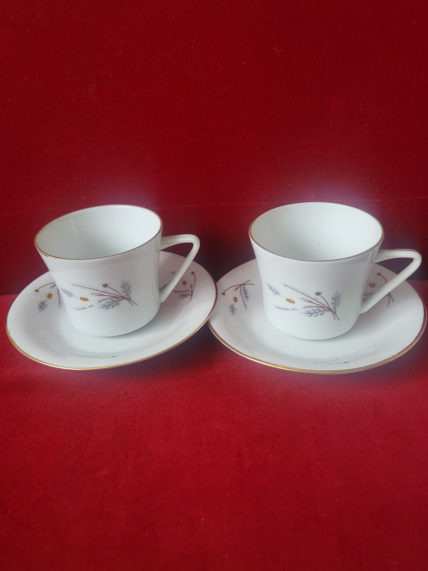 Filiżanka z spodkiem wzór Rumianek  stara porcelana 2szt. Ć/ Chodziez