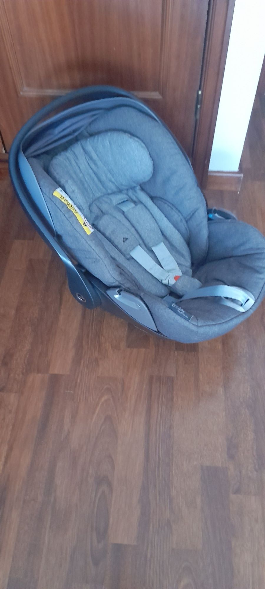Vendo Ovo Cybex + base isofix