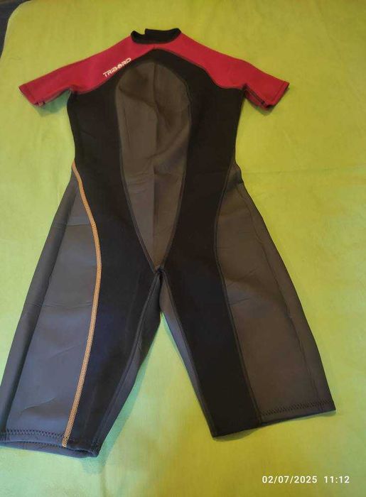 Vendo fato de Surf da Tribord como novo tamanho 42