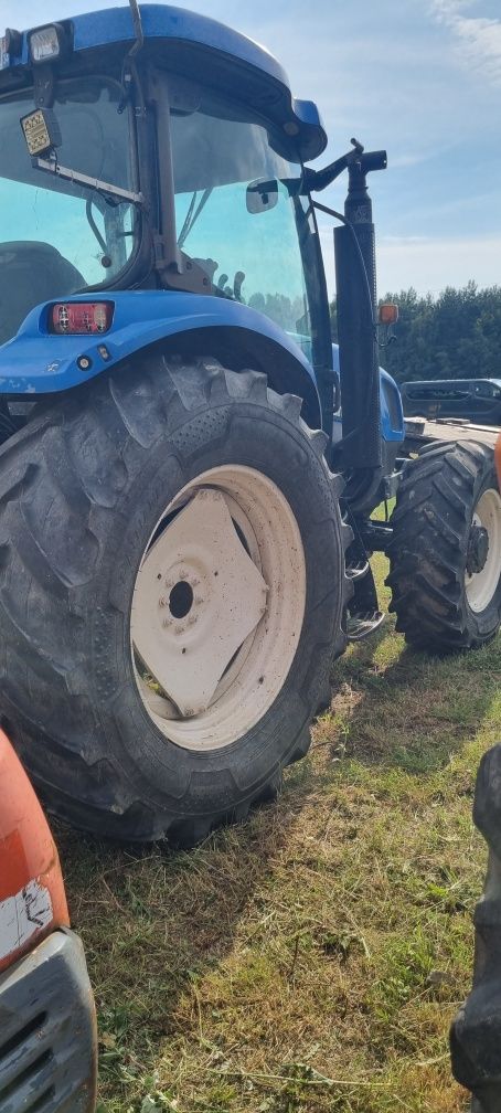 New Holland ts125A 2005r