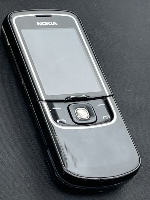 Мобильный телефон Nokia 8600 Luna