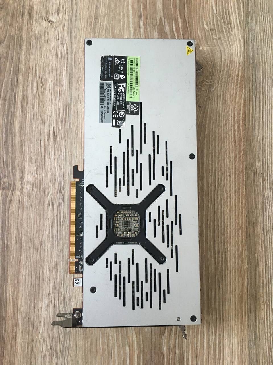 Відеокарта AMD Radeon VII 16 Gb
