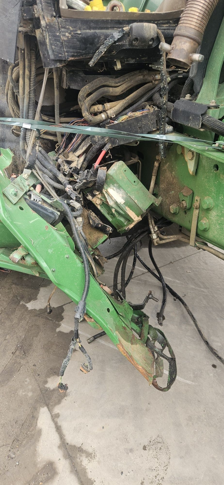 John Deere 6150R uszkodzony