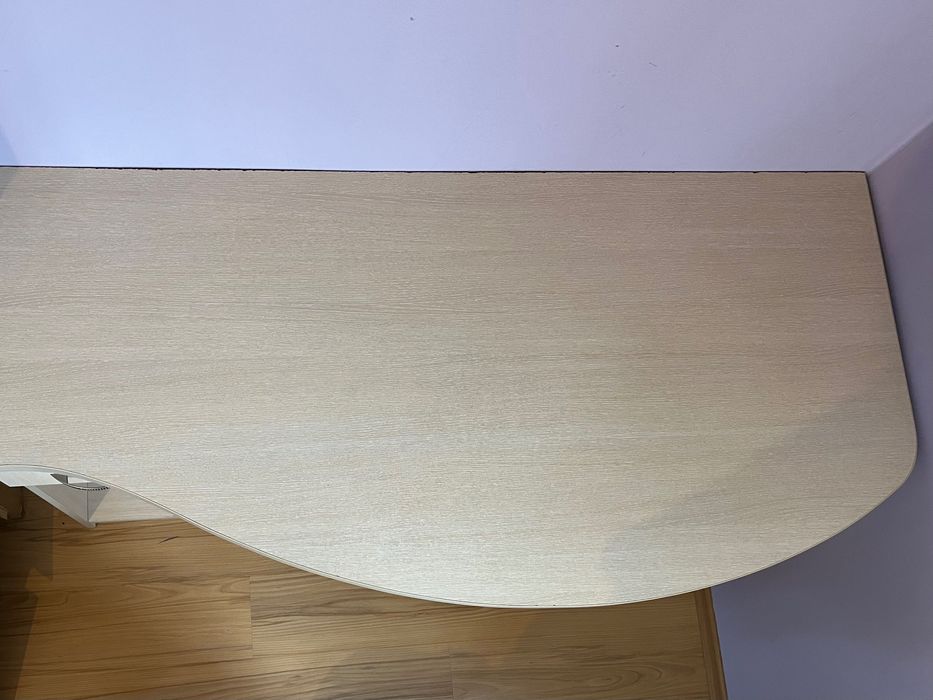 Biurko z szufladami i szafką wykonane przez stolarza