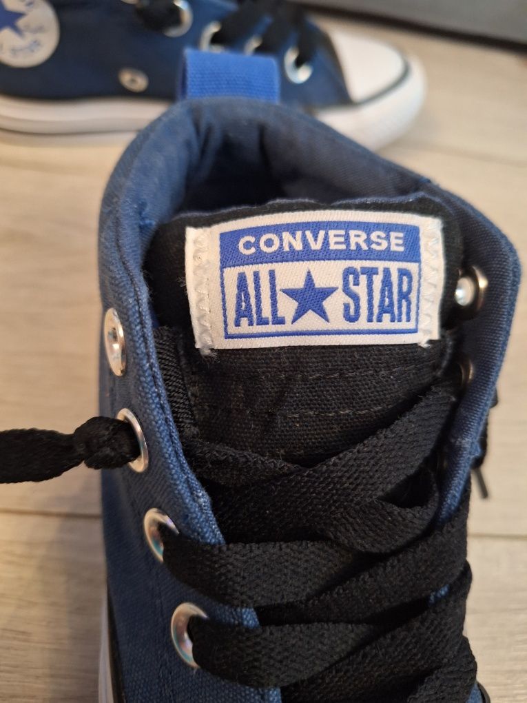 Wyższe trampki Converse rozm. 28, niebieskie