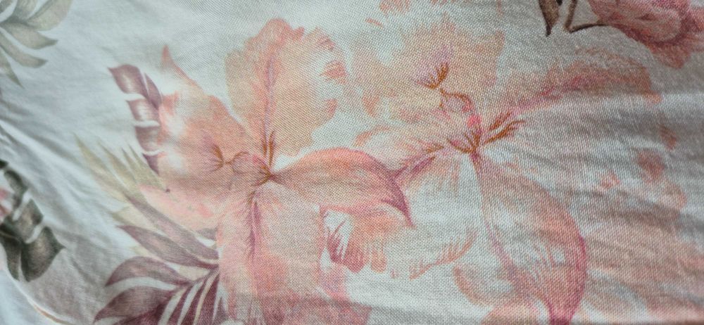 Bawełniana sukienka w pastelowych kolorach i okazyjnej cenie