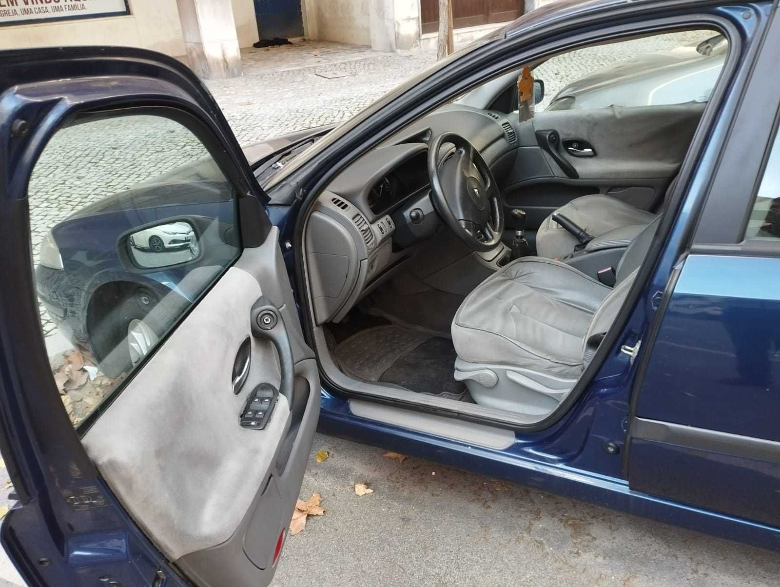 Renault Laguna II, 2001
