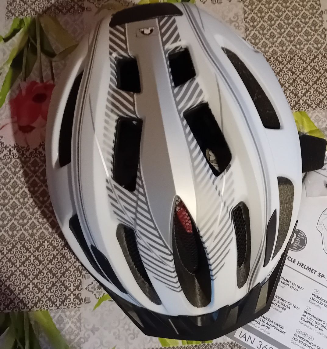 Nowy Kask rowerowy