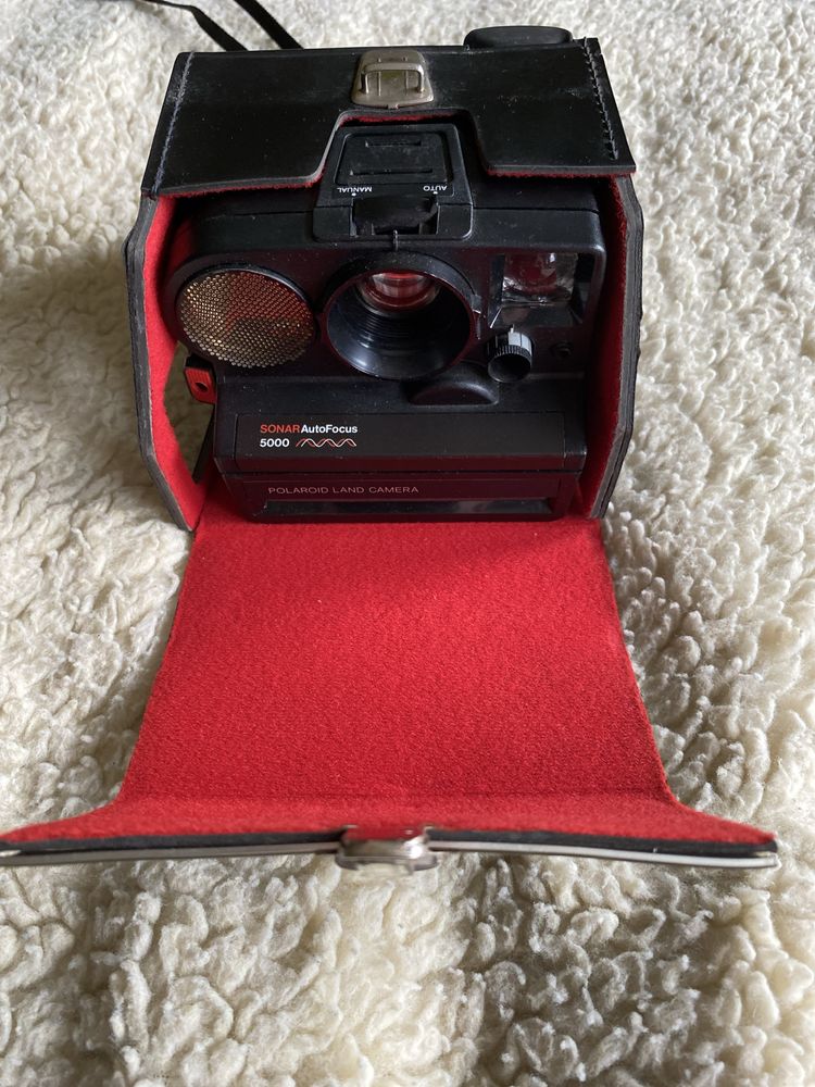 Stary polaroid, aparat fotograficzny sonar autofocus 5000