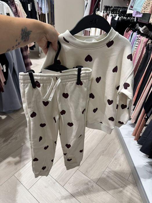 Спортивні штани,Спортивні костюми HM ,на флісі на дівчинку