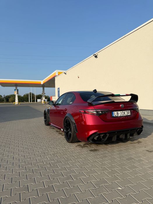 Alfa Romeo giulia quadrifoglio