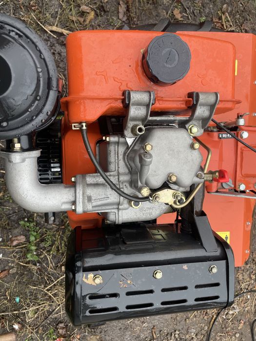 Продаю мотоблок дизельний на 9 лс