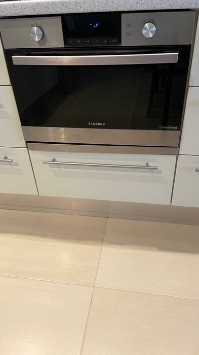 Kuchnia na wymiar L, krem/śliwka, BLUM, blat 38 mm –  rezerwacja