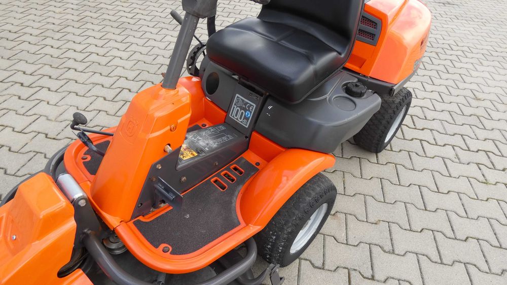 Traktorek kosiarka Husqvarna Rider R175 AWD 4x4 B&S  (260808.4) Baras