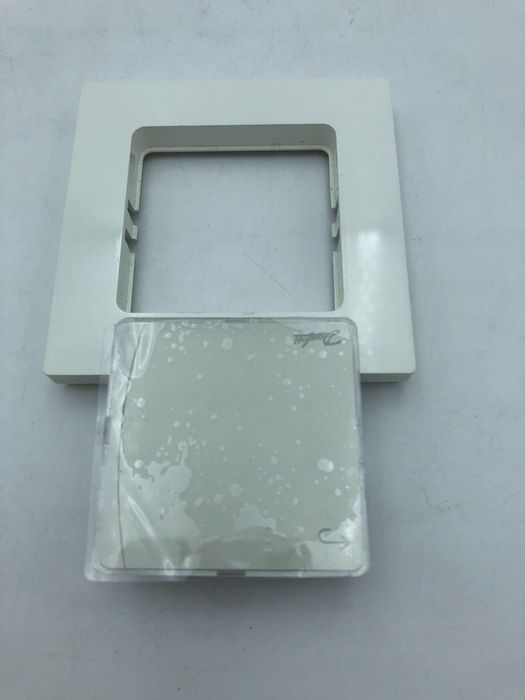 Danfoss Icon termostat z wyświetlaczem montaż podtynkowy 230V biały