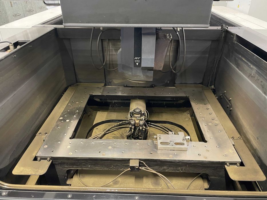 Wycinarka drutowa Mitsubishi MV2400R-doskonały stan, gotowa do pracy!