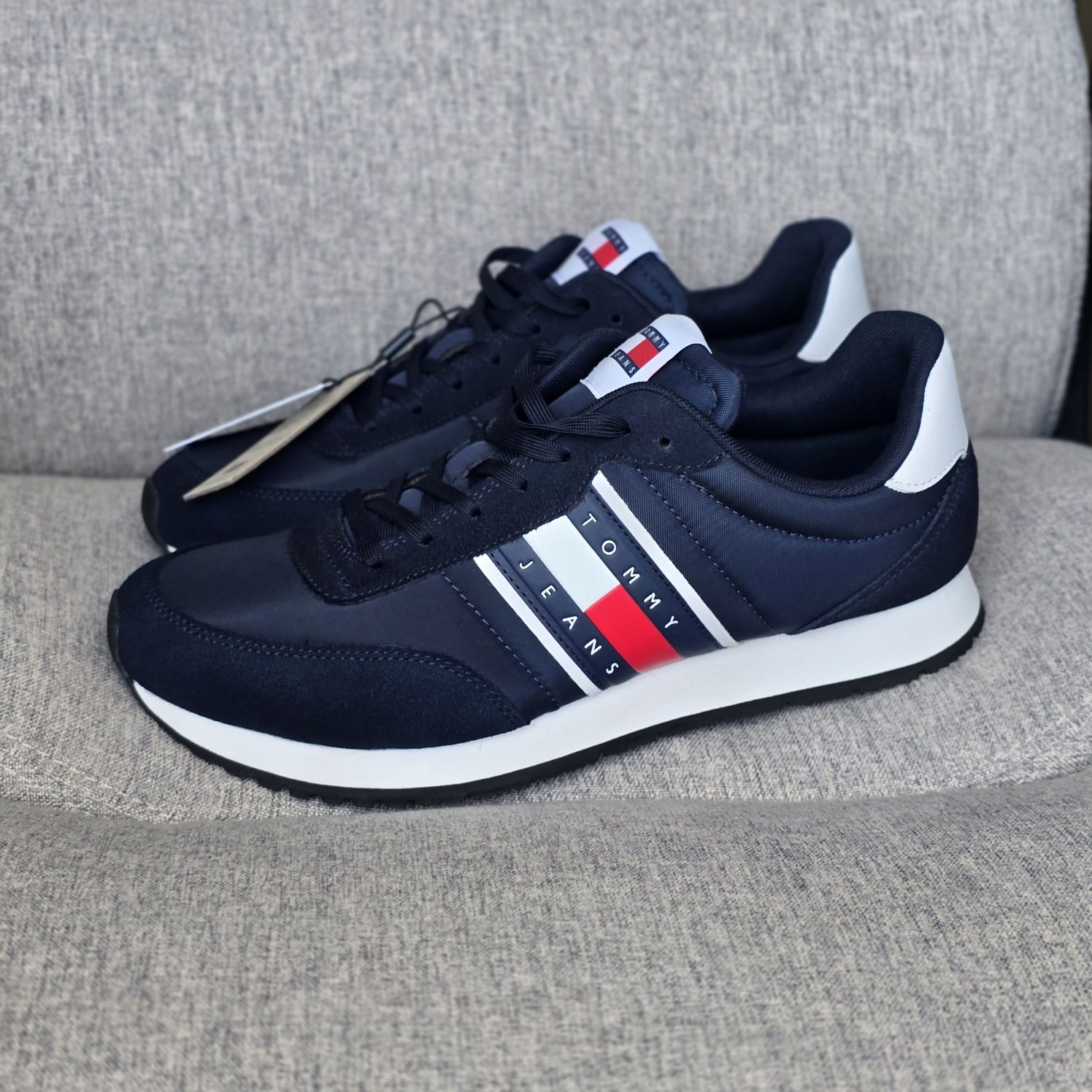 Розпродаж /  Tommy Hilfiger