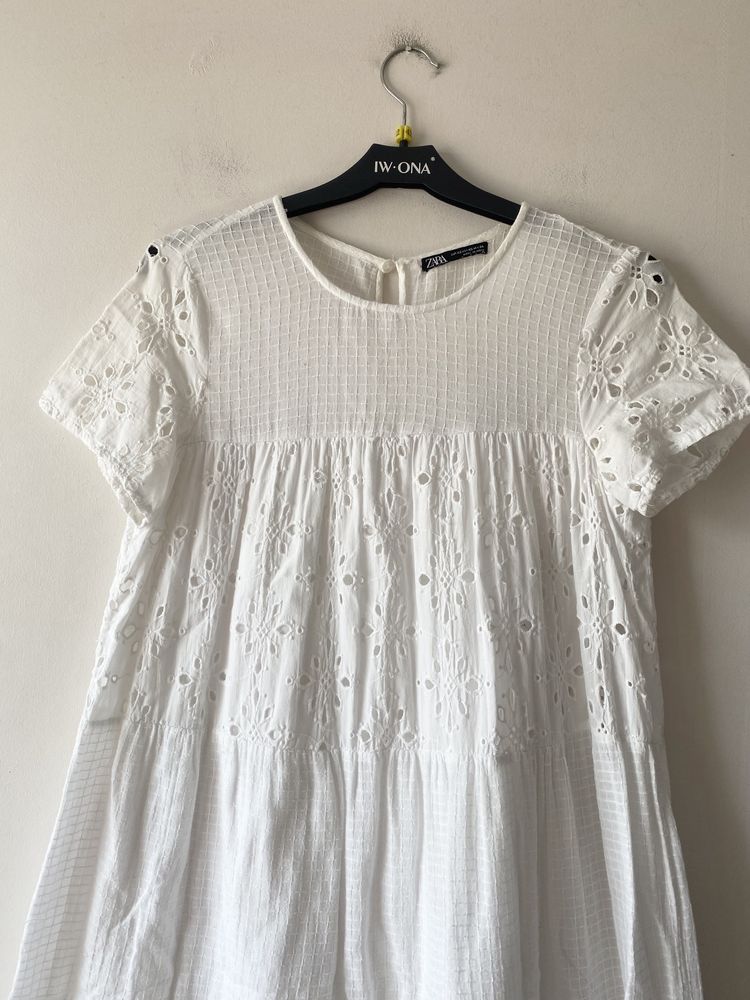 Zara biała ażurowa midi sukienka boho hafty