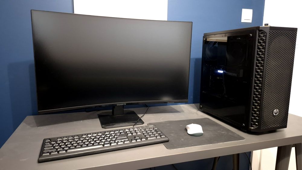 Komputer Gamingowy - 32" 4K, i5-11400F, RTX 3050 8Gb, 16GB RAM, SSD1Tb