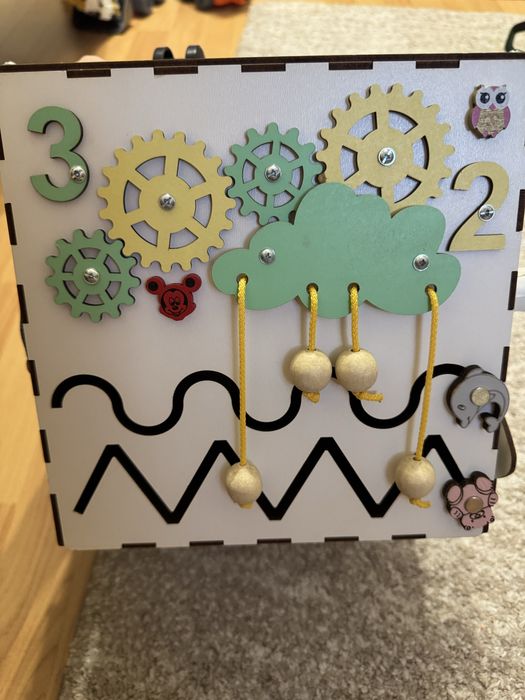 Продам бізі куб в гарному стані