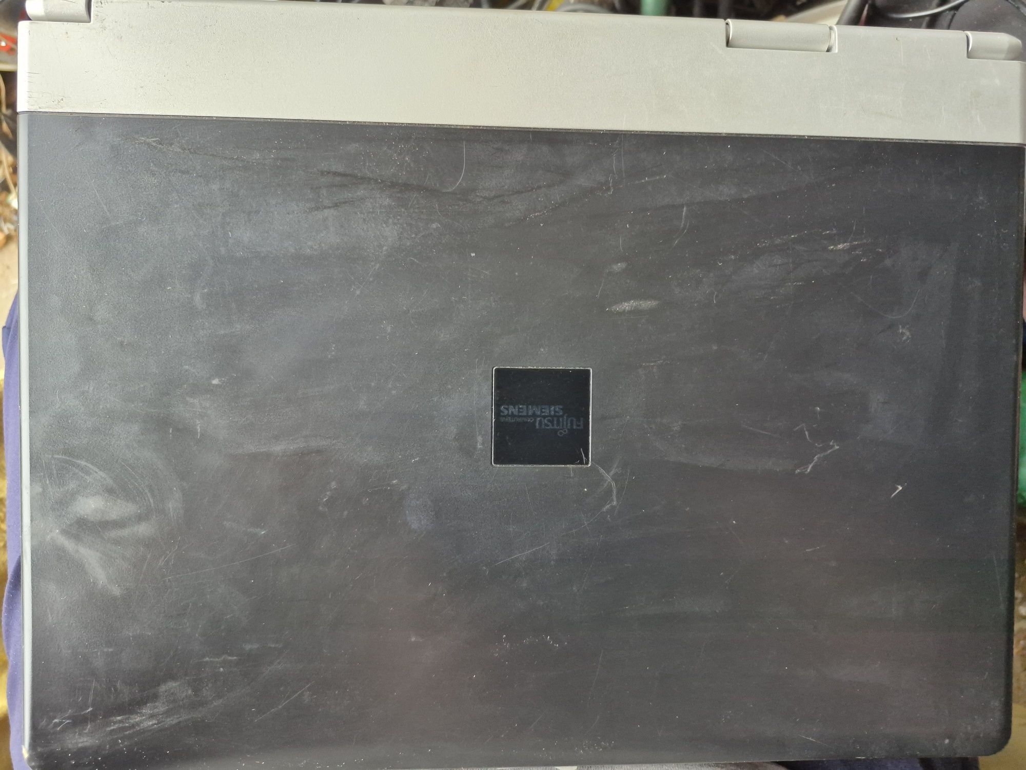 Laptoop Fujitsu Siemens Amilo Pro V2055