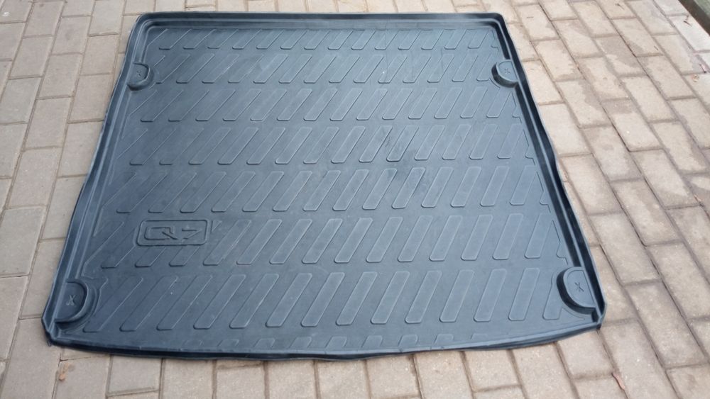 MATA bagażnika wykładzina wanna AUDI Q7  oryginał