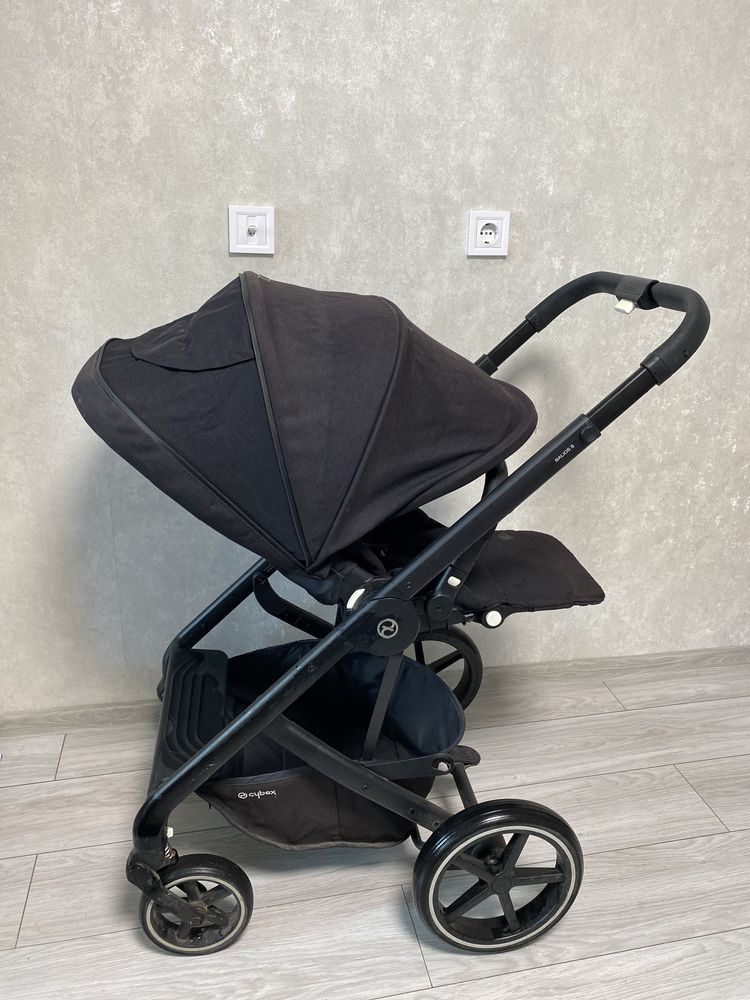 Коляска Cybex Balios S Lux 2в1 В чорному кольорі