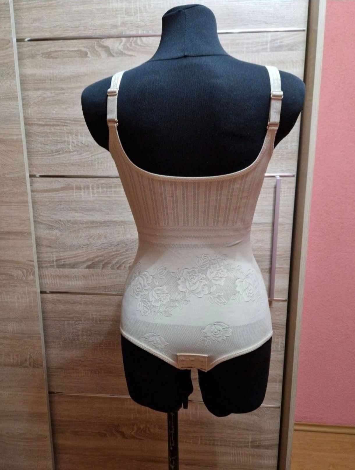 Nowe body cieliste bielizna