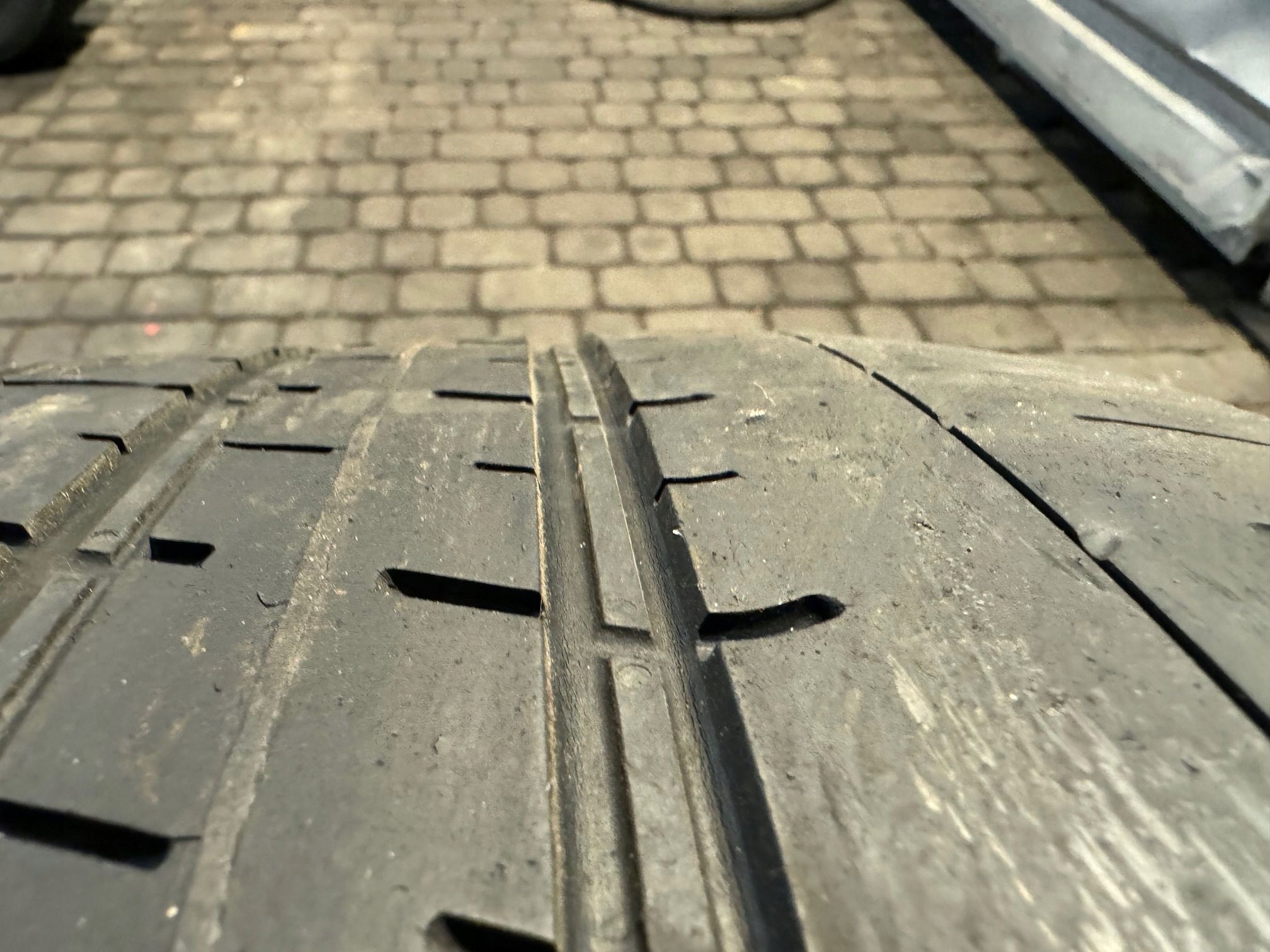 Opony Pirelli P ZERO - 265/40/20