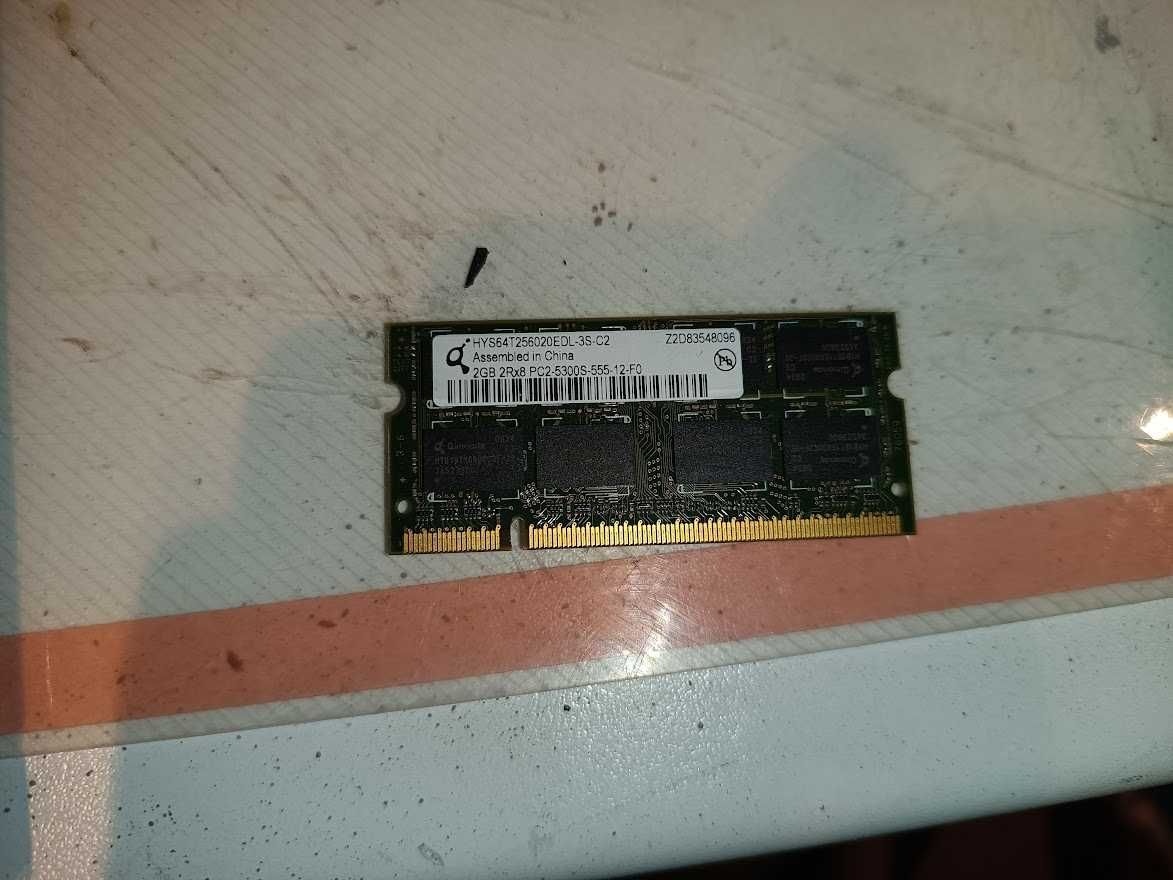 Memória RAM 2GB pequena de portátil