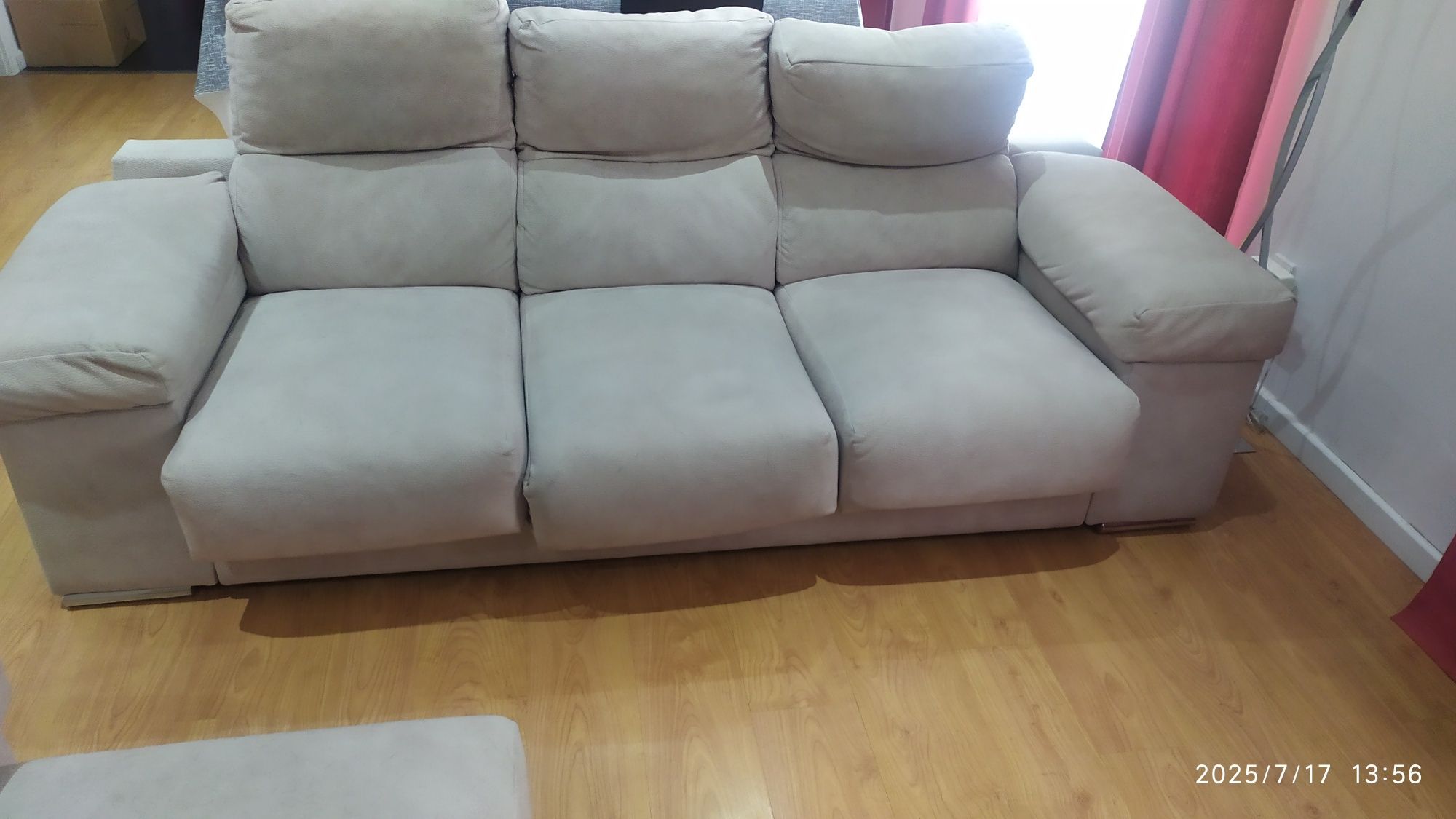 Sofá 3 lugares com chaise long reversível