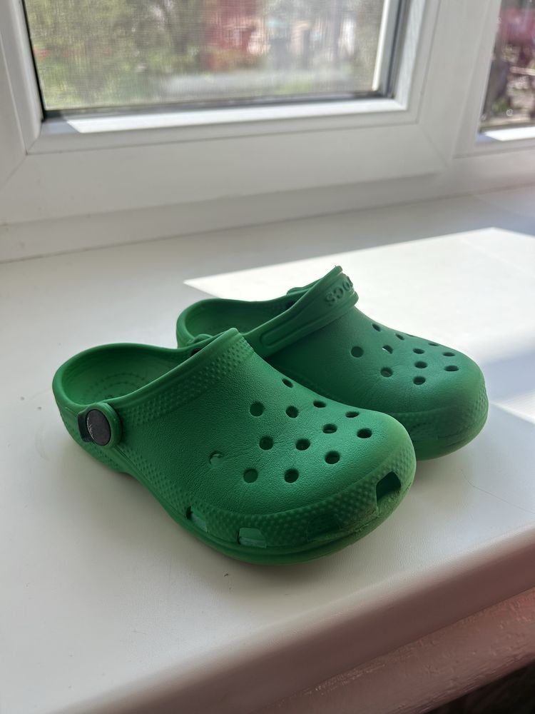 Крокси дитячі. шльопанці. дитячі зелені крокси. сабо crocs