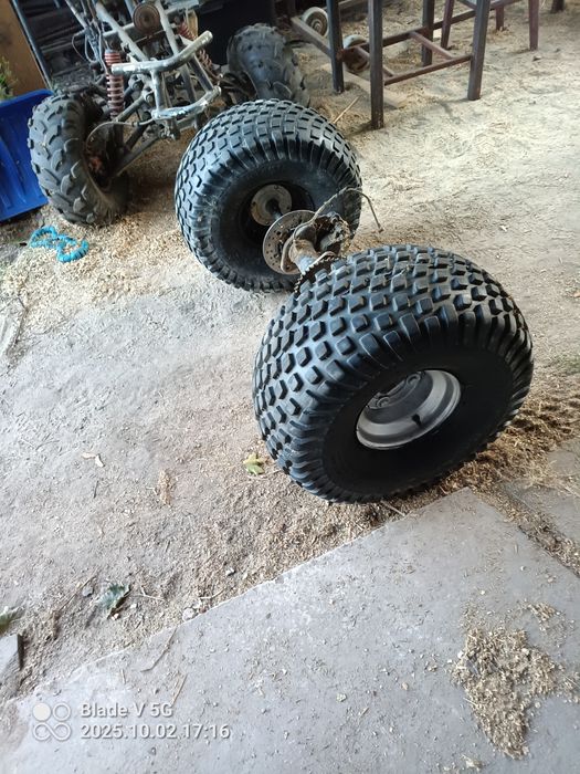 Oś tylna quad250z kołami