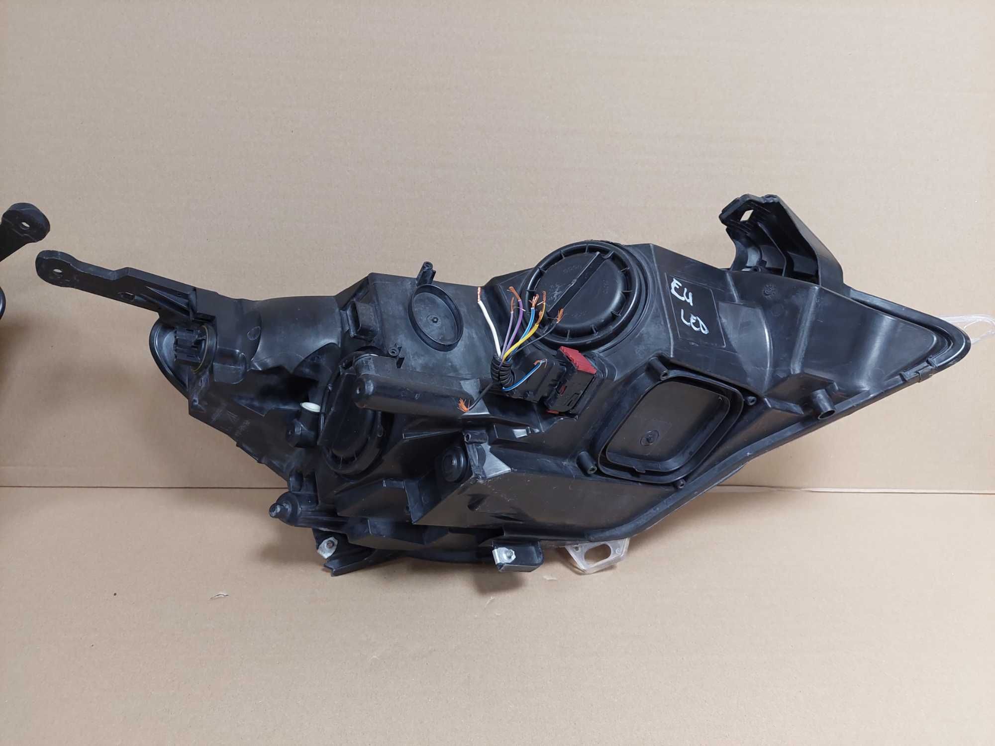 Opel Astra J IV 4 GTC 10-14r lampa przód prawa + lewa EU BDB KPL