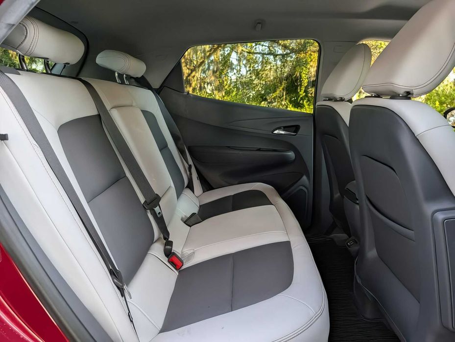 Chevrolet Bolt EV      2021