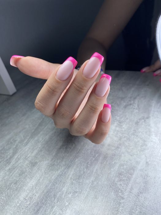 Манікюр та педикюр