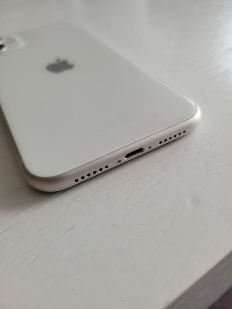 Iphone 11 biały 128 GB