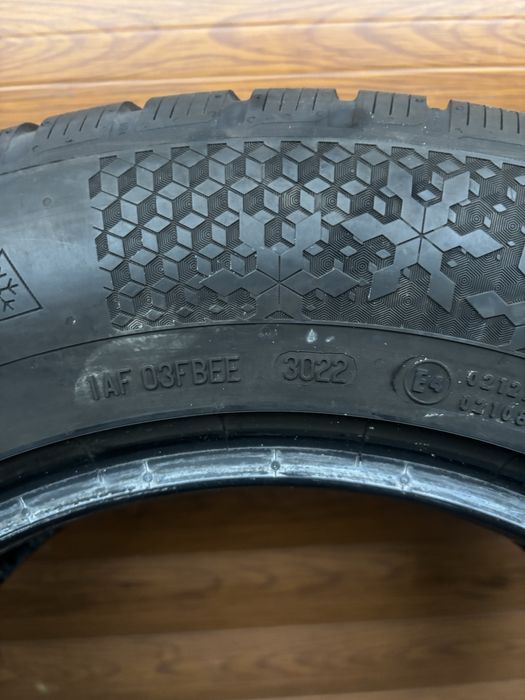 215/65/16 Continental 4 opony zimowe 2022r