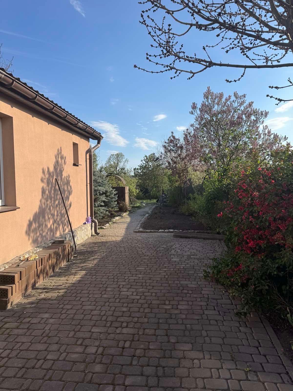 Продажа половины дома в центре Дергачей, ул. Каштановая 6а