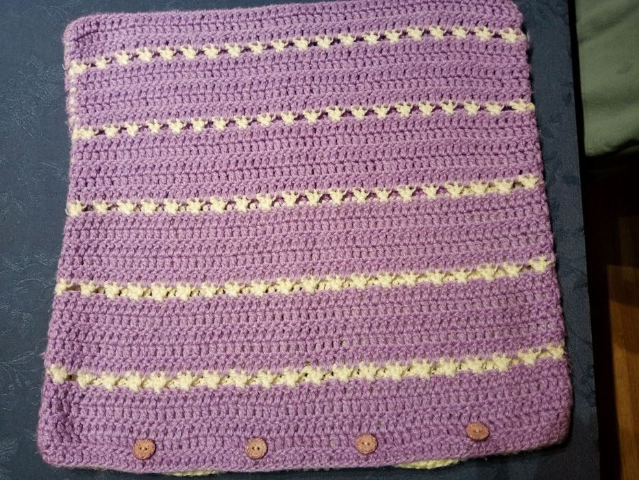 Poszewka z włóczki 37cm/37cm robiona na  drutach z bawełny