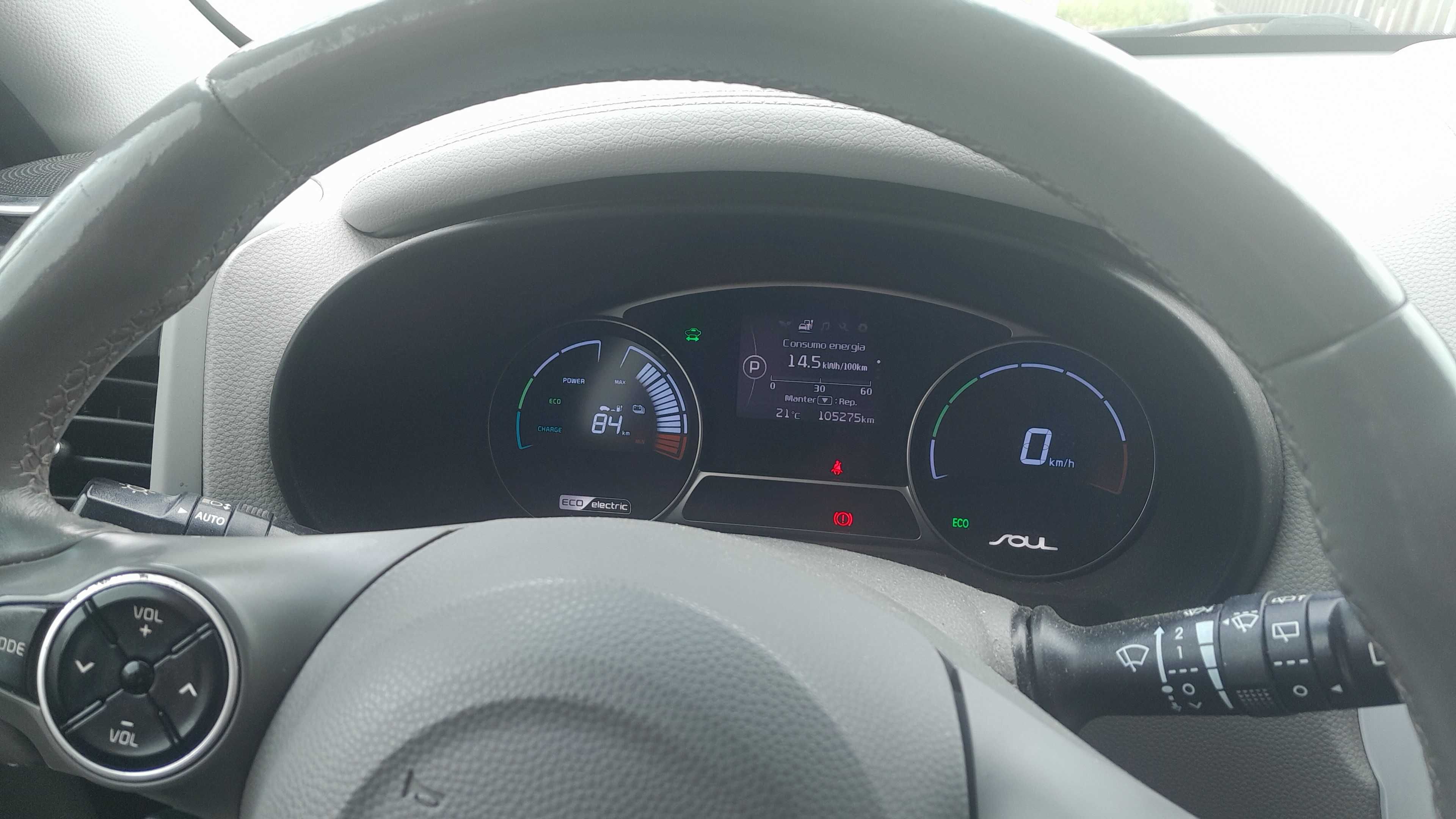 Carro eléctrico muito bem estimado,como novo!!!