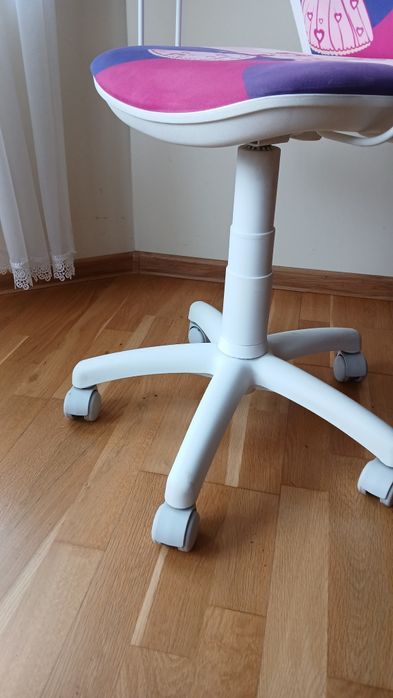 Krzesło obrotowe dziewczęce
