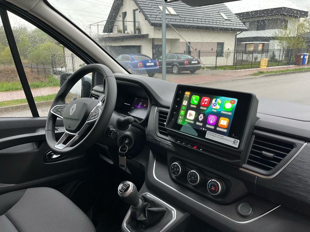 Wynajem busa 9 osobowego Renault Trafic 2024 Long Nowy / wolne terminy