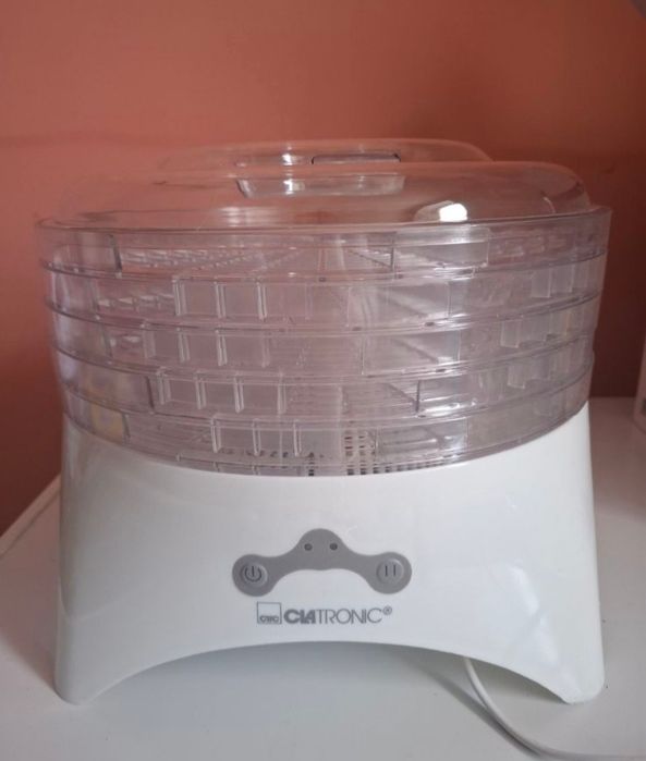 Продам сушарку для овочів і фруктів