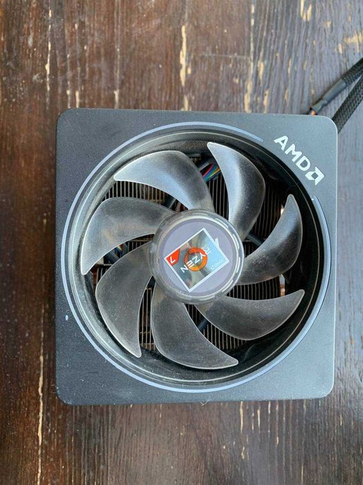 Ryzen 7 2700x , 8 ядер, 16 потоків, базова частота 3.7 ггц та башта